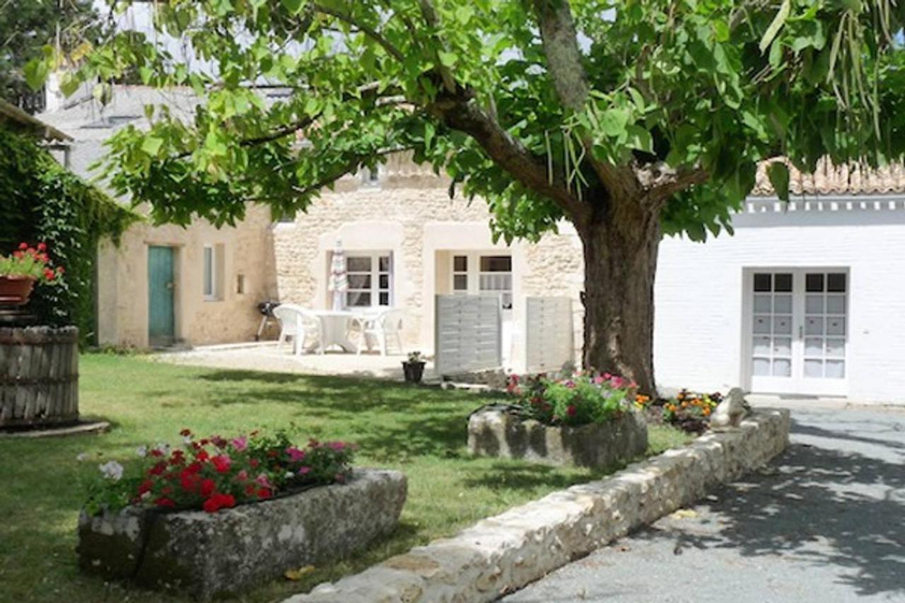 Gites Chez Belliveau Meursac Екстериор снимка